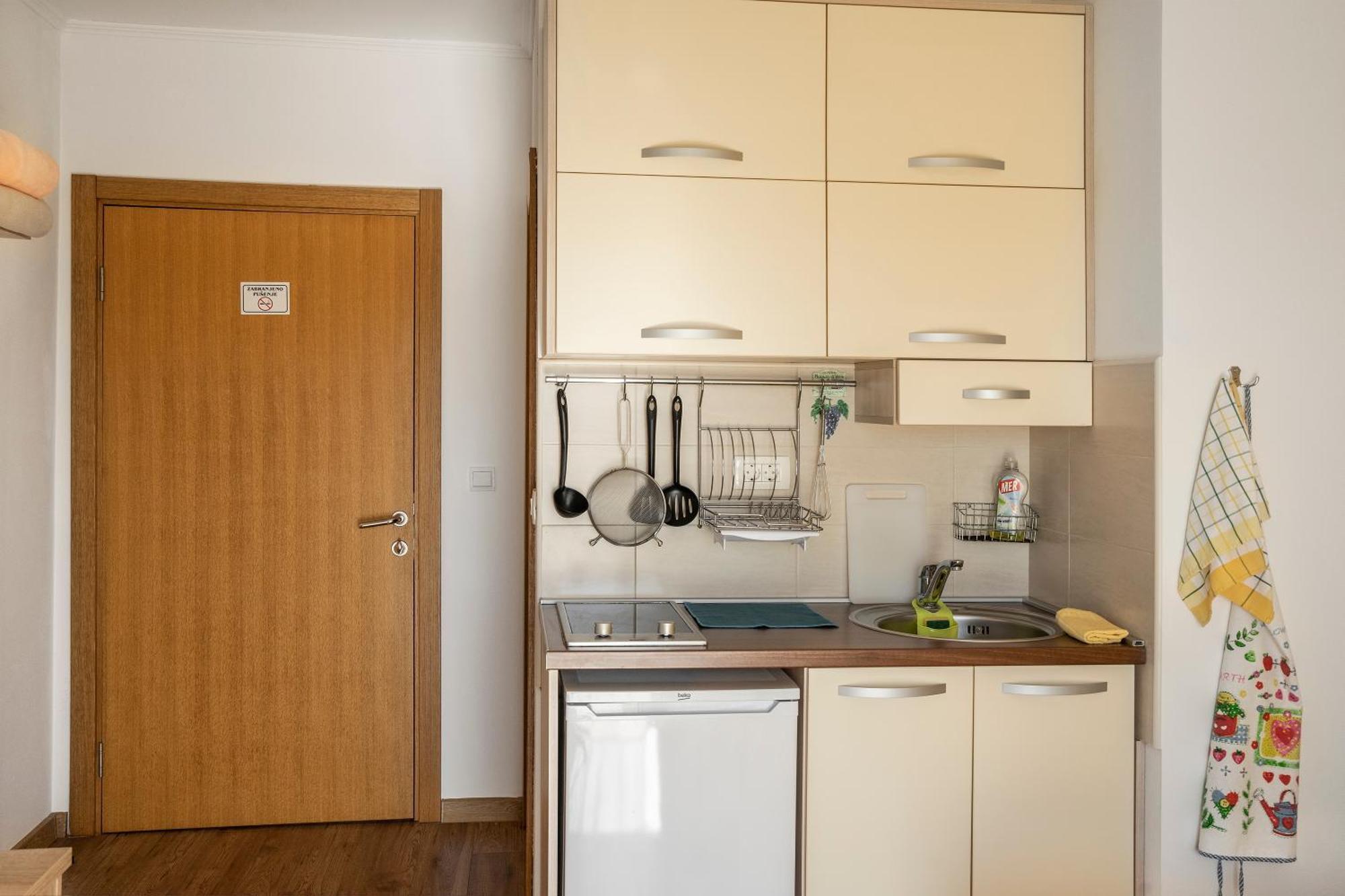 Apartments Viktoria Tivat Exterior photo