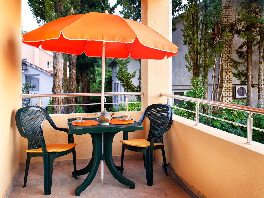 Apartments Viktoria Tivat Exterior photo