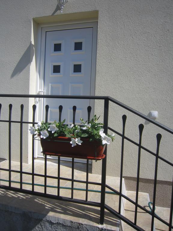Apartments Viktoria Tivat Exterior photo