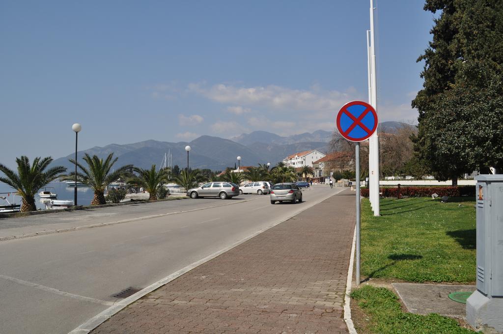 Apartments Viktoria Tivat Exterior photo