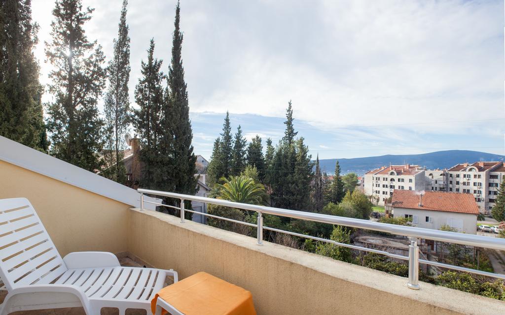 Apartments Viktoria Tivat Exterior photo