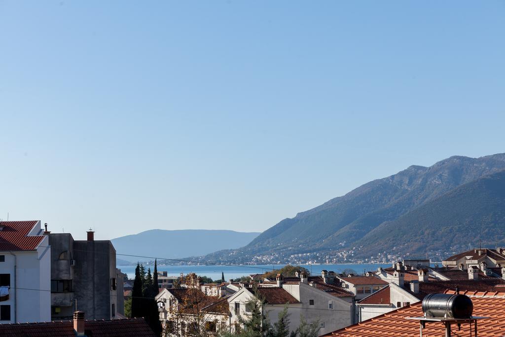 Apartments Viktoria Tivat Exterior photo