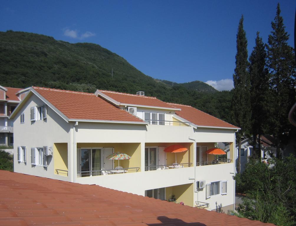 Apartments Viktoria Tivat Exterior photo